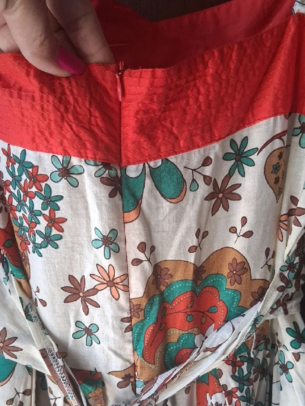 Double Zero Cream Floral Midi Dress with Red Accents - Picture 9 of 12